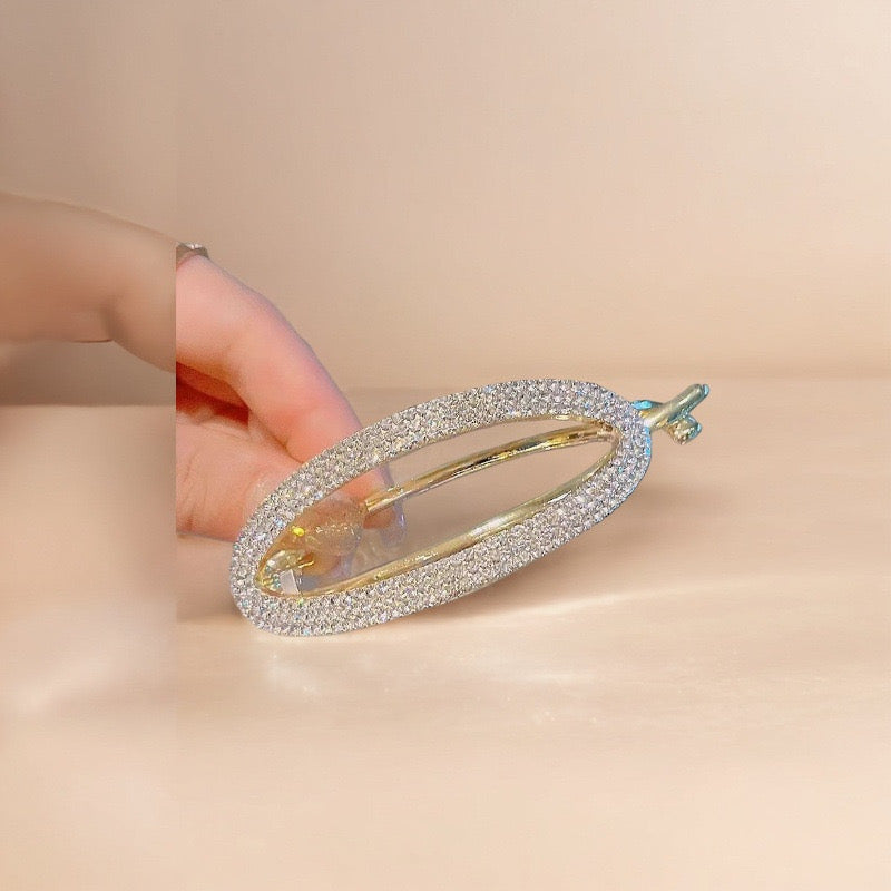 Ovel Shape Banana Clip (Pack of 1)
