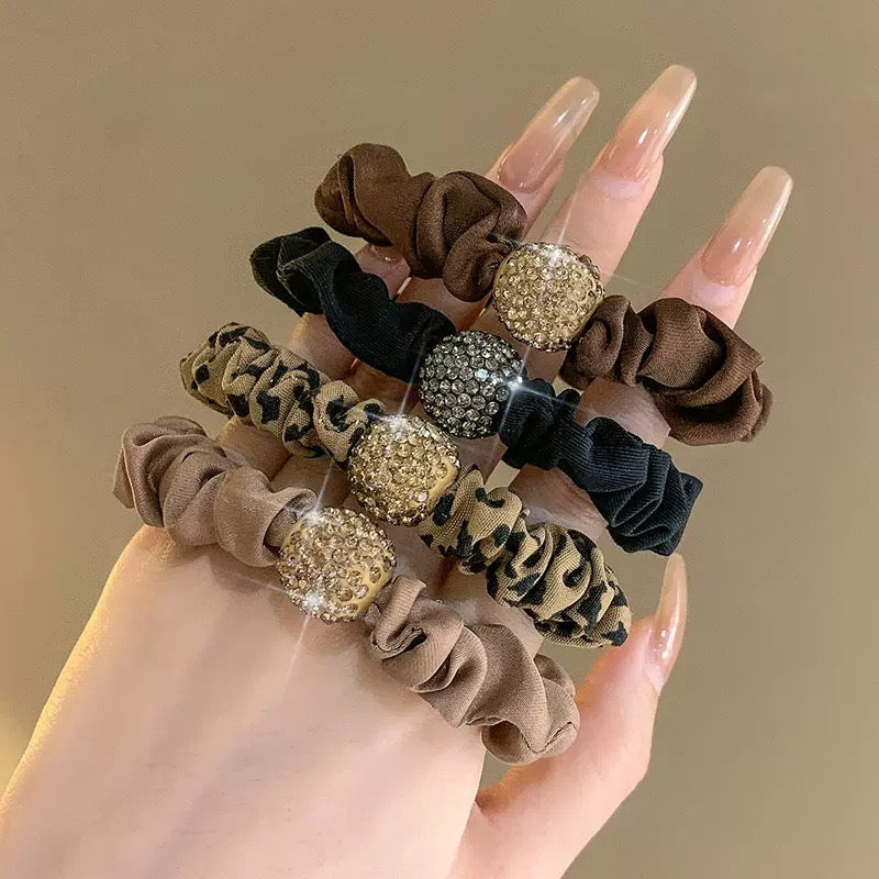 Hair scrunchies (pack of 4)