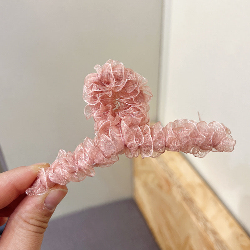 Wrinkly Lace Claw Clip
