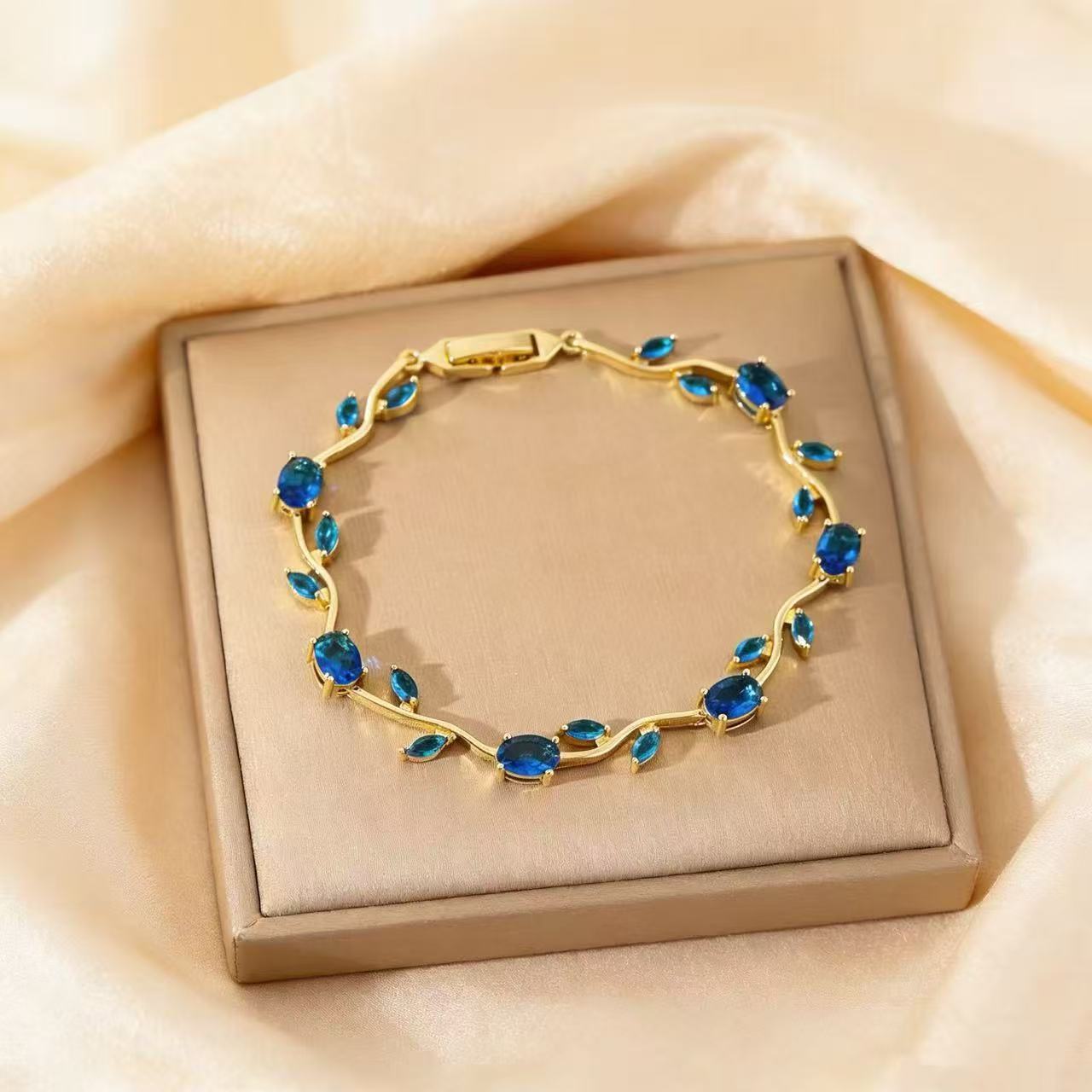 Tulip Bud Gemstone Bracelet (Pack of 1)