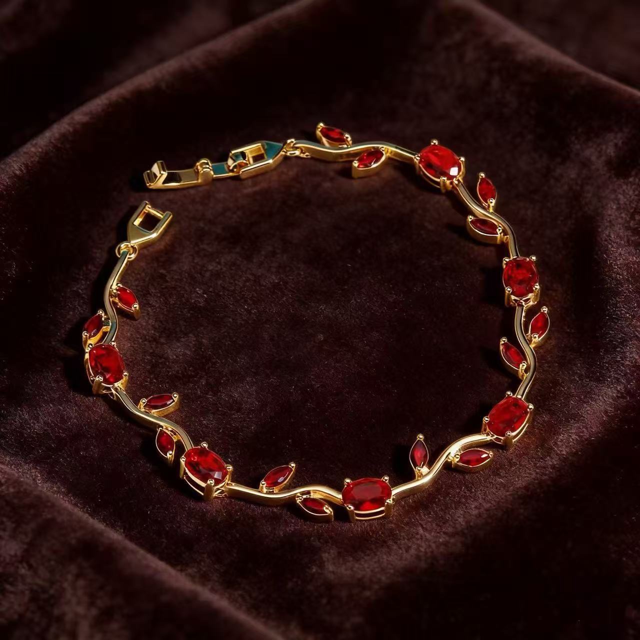 Tulip Bud Gemstone Bracelet (Pack of 1)