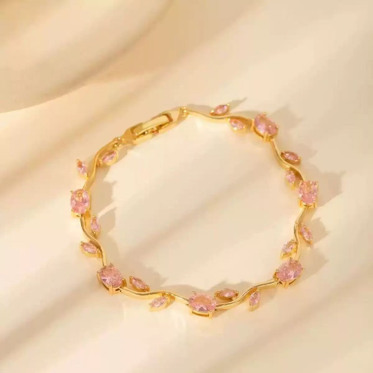 Tulip Bud Gemstone Bracelet (Pack of 1)