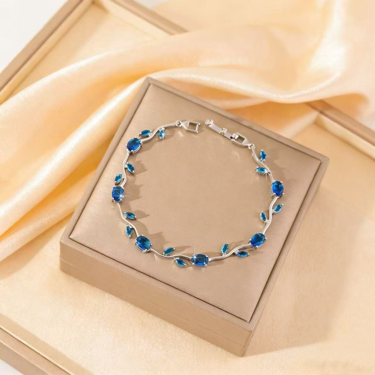 Tulip Bud Gemstone Bracelet (Pack of 1)