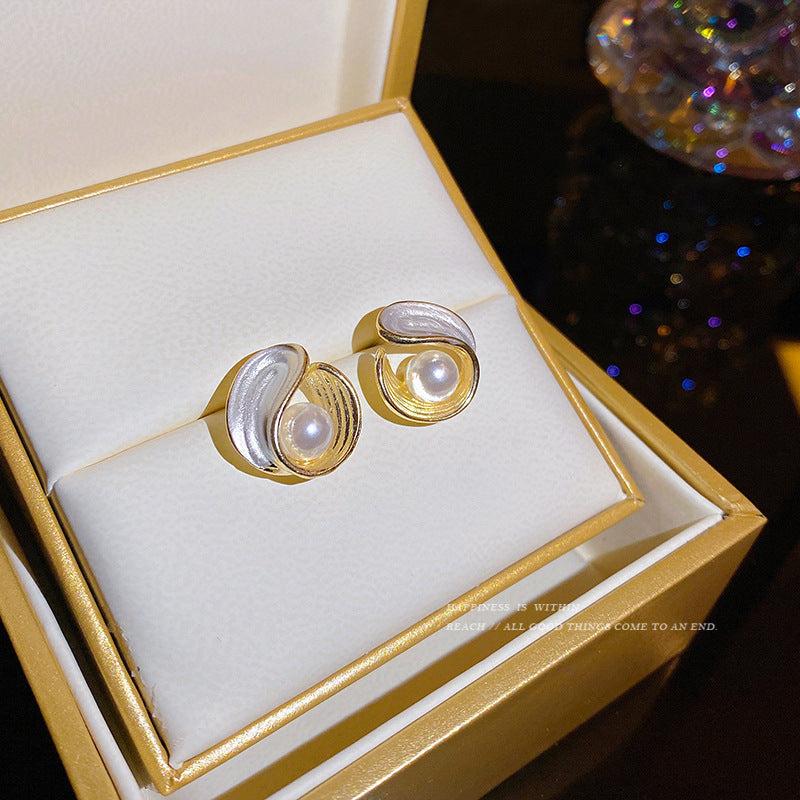 Duel tone stud earring