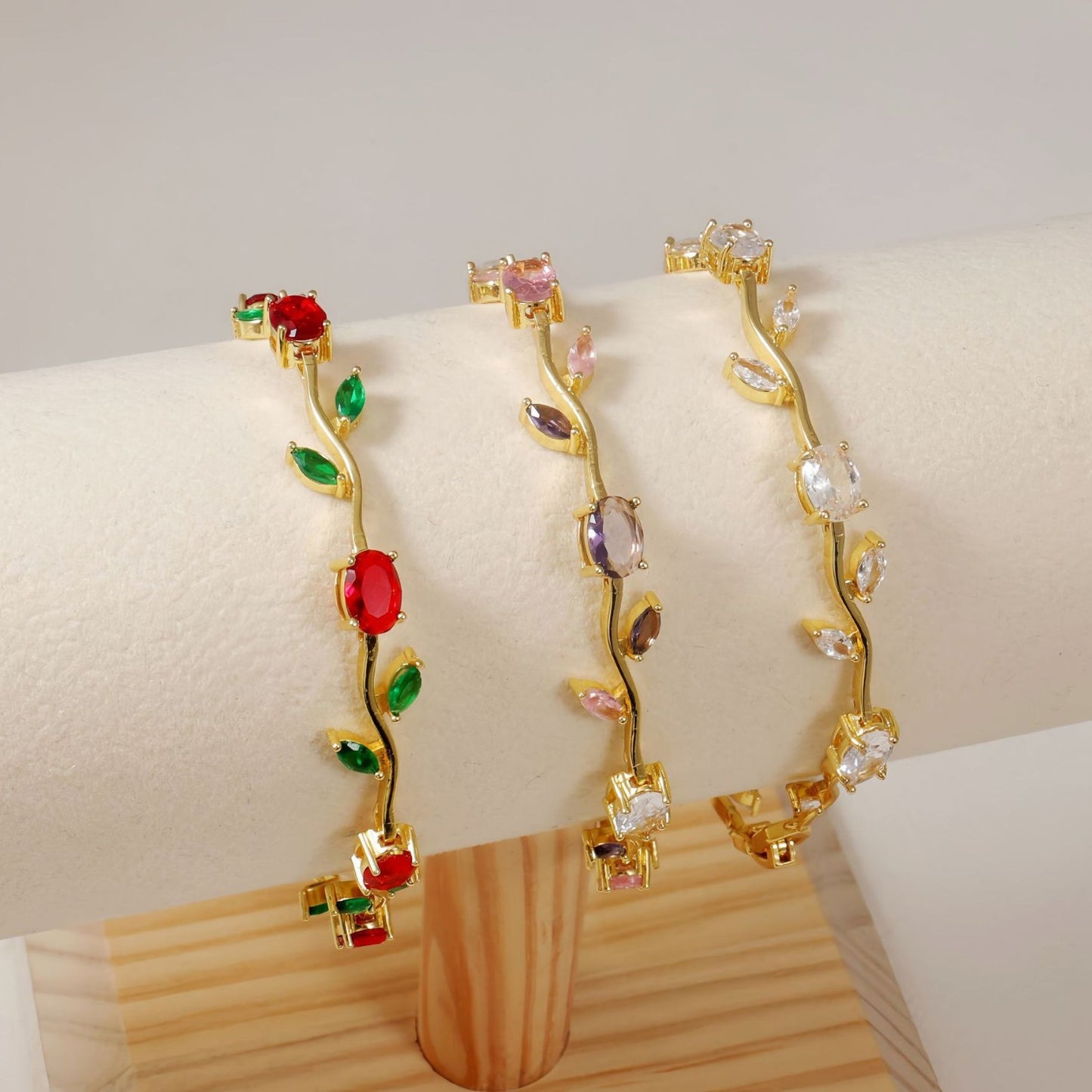 Tulip Bud Gemstone Bracelet (Pack of 1)